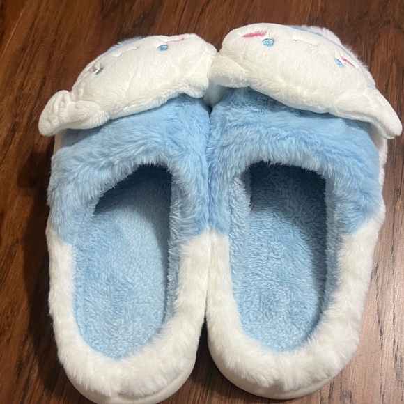 Shoes - Picture 2 of 4